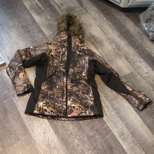 Under Armour  winter jacket woman’s loose M